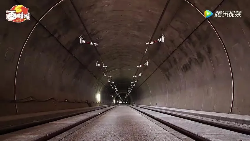 画啦啦5-7岁儿童创意美术课：36节趣味绘画手工课程