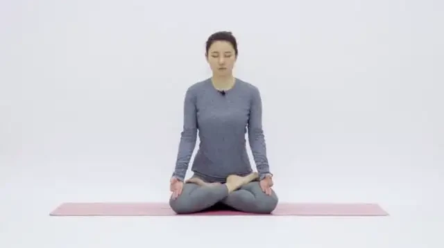 现代女性冥想瑜伽:每天10分钟,减压抗衰与内在成长