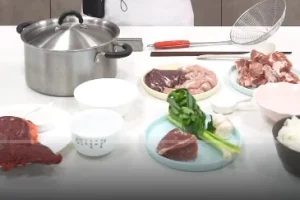 手打Q弹潮汕牛肉丸猪杂汤粉：潮汕特色美食